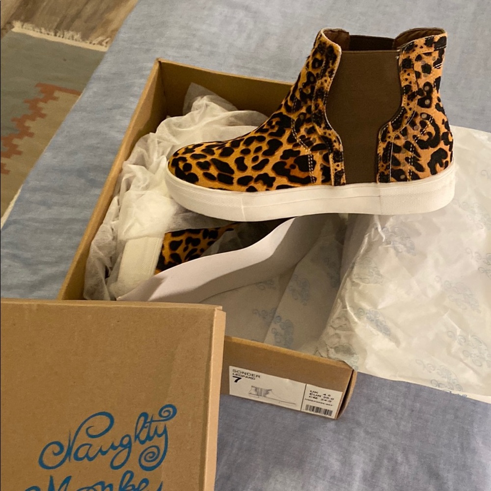 *NIB* Naughty Monkey SONDER Leopard High-Top Sneakers, Pull-Ons, sz 7
